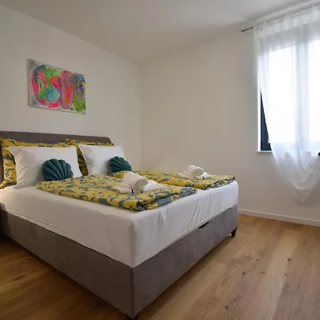Luxe Central With Private Parking**** Appartamento Pola