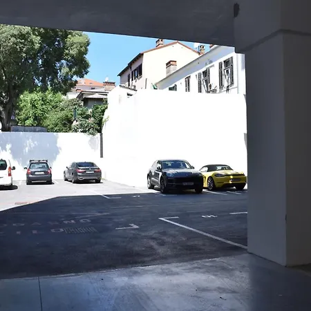 Luxe Central With Private Parking**** Appartamento