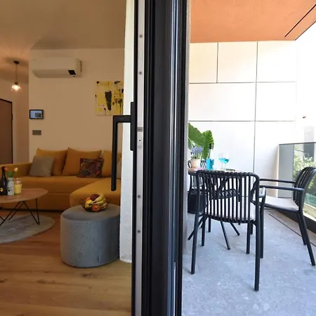 Luxe Central With Private Parking**** Appartamento