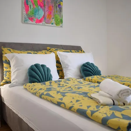 Appartamento Luxe Central With Private Parking**** Pola